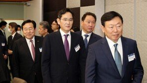 이재용·최태원, 중국 이어 미국行…반도체 해법 찾을까