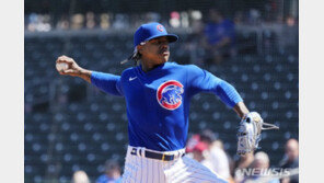 시카고 컵스 스트로먼, MLB 개막전서 첫 피치 클록 위반