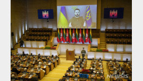 오스트리아 극우정당, 젤렌스키 연설 도중 퇴장…“중립국 원칙 위반”