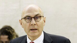 유엔 인권최고대표 “우크라 민간인 사망자 8400명…빙산의 일각”