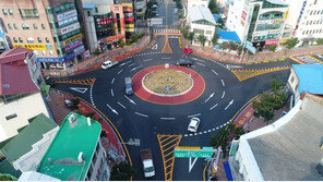 회전교차로 설치후 교통사고 사망자 63% 줄어… 통행시간도 4.3초 단축