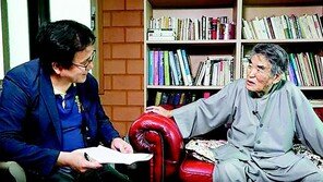 생전의 김지하 “한류 열풍은 恨의 그늘서 피어난 ‘흰’ 신명”