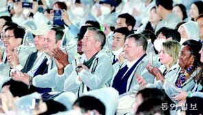 부산시, 케이팝 공연 ‘비장의 카드’… 실사단, 어깨 들썩 