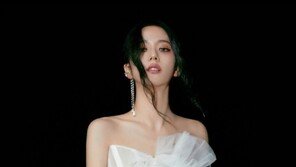 지수, 女 솔로 최초 선주문 밀리언셀러…태그 앨범(LP) 발매