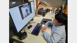 [리뷰] ‘진짜’ 미국 선생님들 수업이 한가득, ‘아웃스쿨’