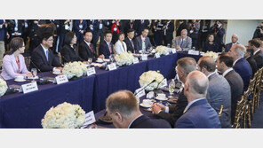 매카시 “대만 방어 확실히 해야” 강조…中, 대만해협 항모 출격