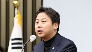 장예찬, 안민석에 “날 고소하시라” 맞불