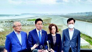 野 방일단, 후쿠시마 원전 못들어가… 당 일부서 “쇼” 비판 