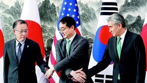 中 “주미 대만대표 종신 제재”… 美, 항모 vs 항모 맞불