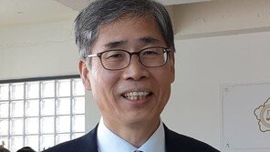 ‘尹 멘토’ 신평 “빨간불 무시한 채 아첨하는 사람 측근서 배제해야”