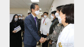 한 총리 “지뢰 부상 장병 처음으로 걸어…기쁘고 뭉클”