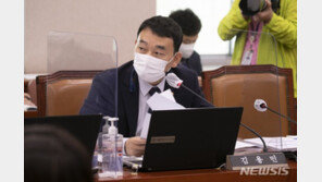 與, 당원 ‘의원 제명’ 입법 추진 김용민에…“개딸 대리인 되려 해”