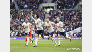 ‘EPL 통산 100골’ 손흥민의 황금 양발…오른발 55골·왼발 41골