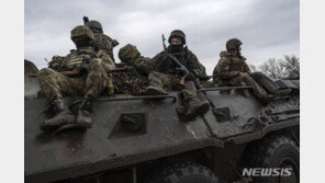 교황 부활절 호소에도 러, 미사일공격까지…우크라 민간인 7명 숨져