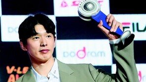 한선수, 남자 세터 첫 MVP… “통합 4연패 도전”