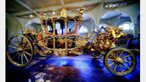 英 찰스3세 내달 6일, 대관식에 쓰일 황금마차