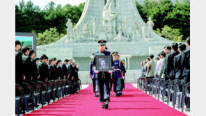 황기환 지사, OST ‘좋은날’ 연주속 조국 땅 밟아