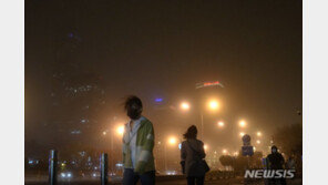 중국 베이징 등에 황사 경보 발령…대기오염 심각