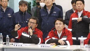 ‘바다 문턱까지 다다라’ 더 탈 산림 없다…강우로 진화율 90%