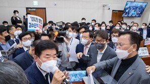 [단독]국회 스스로 무력화한 ‘안건조정위’… 도입된 지 10년 넘게 악용만