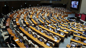 [단독]與 “비례대표 늘리라는 공론조사, 전문가 공정성에 문제”