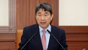 이주호, 코로나 확진자 밀접 접촉…오늘 학폭대책위 불참