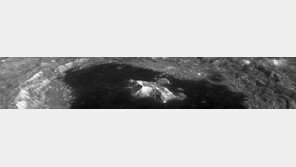 달 뒷면 계곡·크레이터 봉우리 선명히…다누리, 국내 첫 촬영