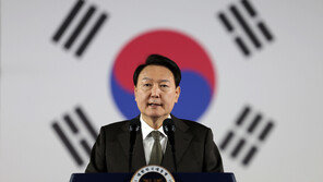 尹-與 전임 원내대표단 만찬 취소…“국정상황 감안”