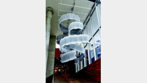 롯데百 잠실 에비뉴엘서 日 건축가 구마의 작품 전시