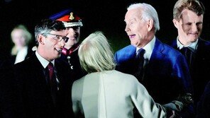 ‘증조부모 고향’ 찾은 바이든, 美인구 9.5% 아일랜드계 표심 공략