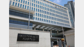 벽에 망치 두들겨 ‘쿵쿵’…위층 주민에 층간소음 보복 60대 징역 1년6월