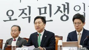 與, 홍준표 당 상임고문 해촉…洪 “욕설 목사나 위촉하라”
