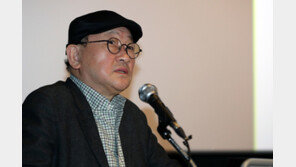 “채찍으로 삼겠다”며 버틴 윤범모 국현관장 사의…재임명 후 ‘수난사’