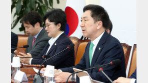 국민의힘, 윤리위원장에 황정근…당무감사위원장 신의진 임명