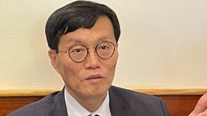 이창용 “물가 2% 언급 시기상조…금리 낮출 거라 기대 말라”