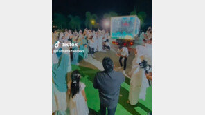 ‘학교 가기 싫어’…5세 소녀에 벤츠 선물한 말레이 아빠