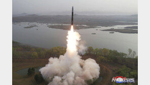北, 고체연료 ICBM ‘화성-18’에 상승 후 점화 ‘콜드론치’ 첫 적용