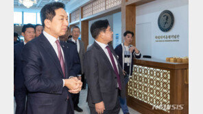 민주 전대 돈봉투 의혹 수사…與 “쩐당대회” vs 野 “기획 수사”