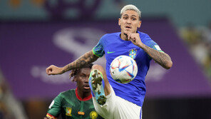 브라질 공격수 바라보는 노팅엄, 황의조 자리 사라지나