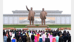 北, 차분한 경축 분위기 속 태양절 보내…전국 각지서 행사 열려