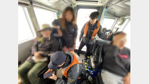 강풍에 날린 파라솔에 40대 2명 식사 중 ‘날벼락’…머리 맞아 부상