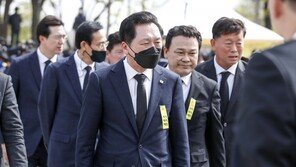 與내홍에 지지율 하락…김기현, 박근혜 예방 미루고 외연확장 나선다