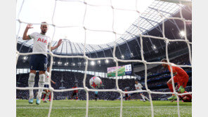 ‘선배 클린스만’ 앞에서… 손흥민 시즌 첫 2경기 연속골