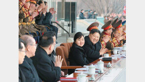 北 김정은, 딸 주애와 ‘태양절’ 행사 동행…체육경기 관람