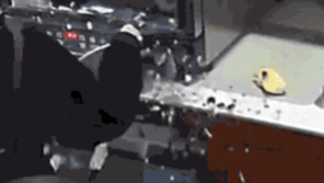 전원 꺼진 오븐 유리가 ‘펑’…파편 뒤집어쓴 알바는 ‘얼음’