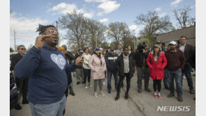 집 잘못 찾아 총 맞은 흑인 소년…여론 진화나선 美정부