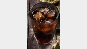 다 마신 콜라 뚜껑 열자 바퀴벌레 꿈틀…매장 영업정지 