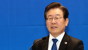 이재명 “尹, 사기꾼·양안·군사지원 세 마디로 3천만냥 빚 져”