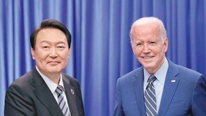 尹, 워싱턴서 미군 수뇌부에 안보브리핑 받는다…“한미 공조 상징적 장면”