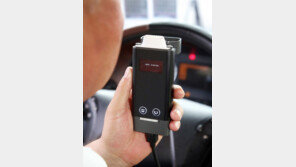 [단독]음주시동 잠금장치 확산… 통근버스-개인車도 설치 